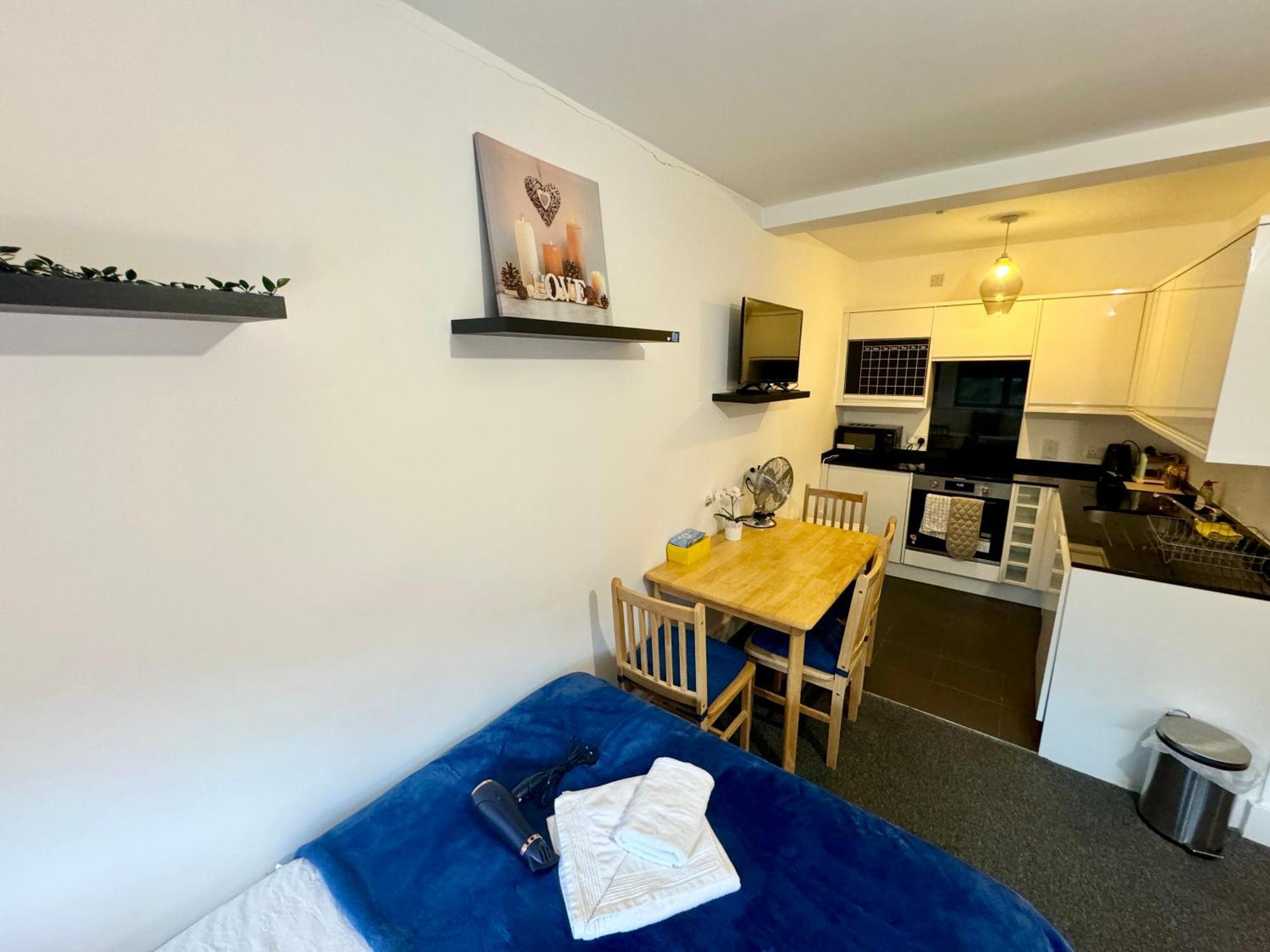 Cosmopolitan Comfort Private Bedrooms In Euston 106 Londen Buitenkant foto